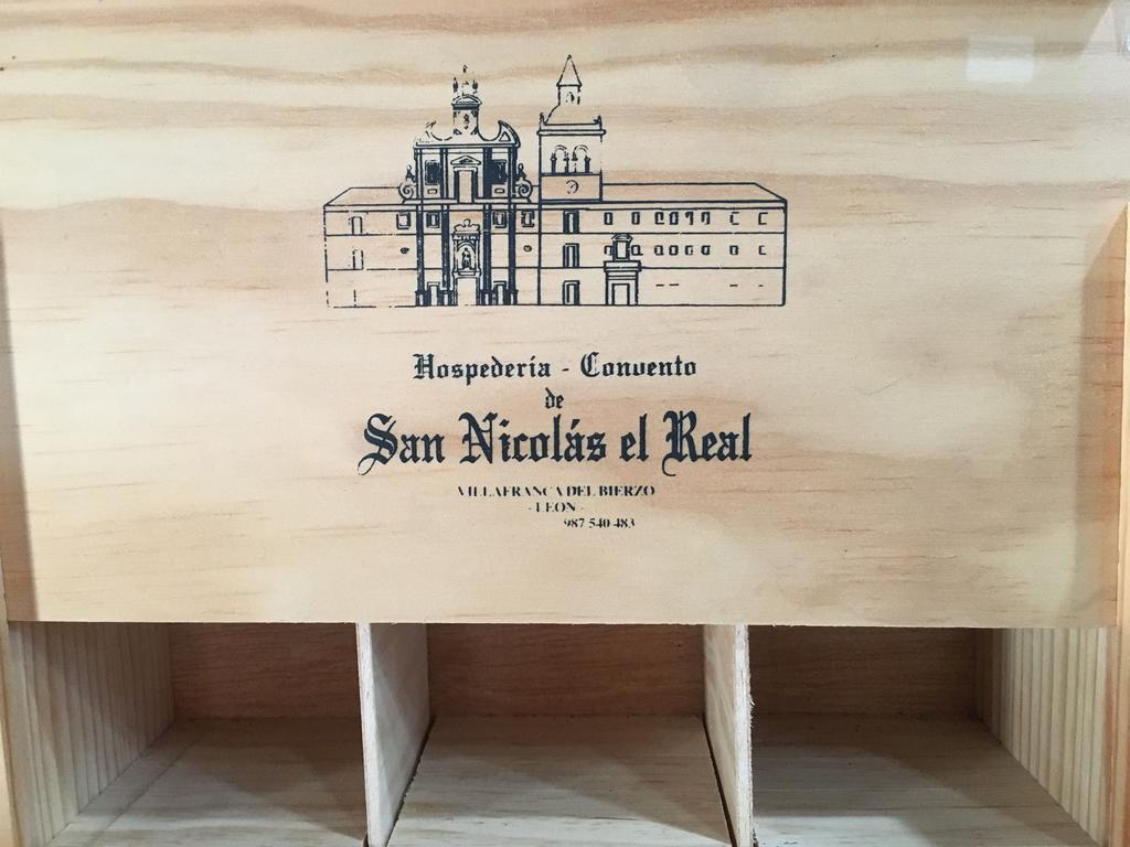 San Nicolas El Real Villafranca Del Bierzo Luaran gambar